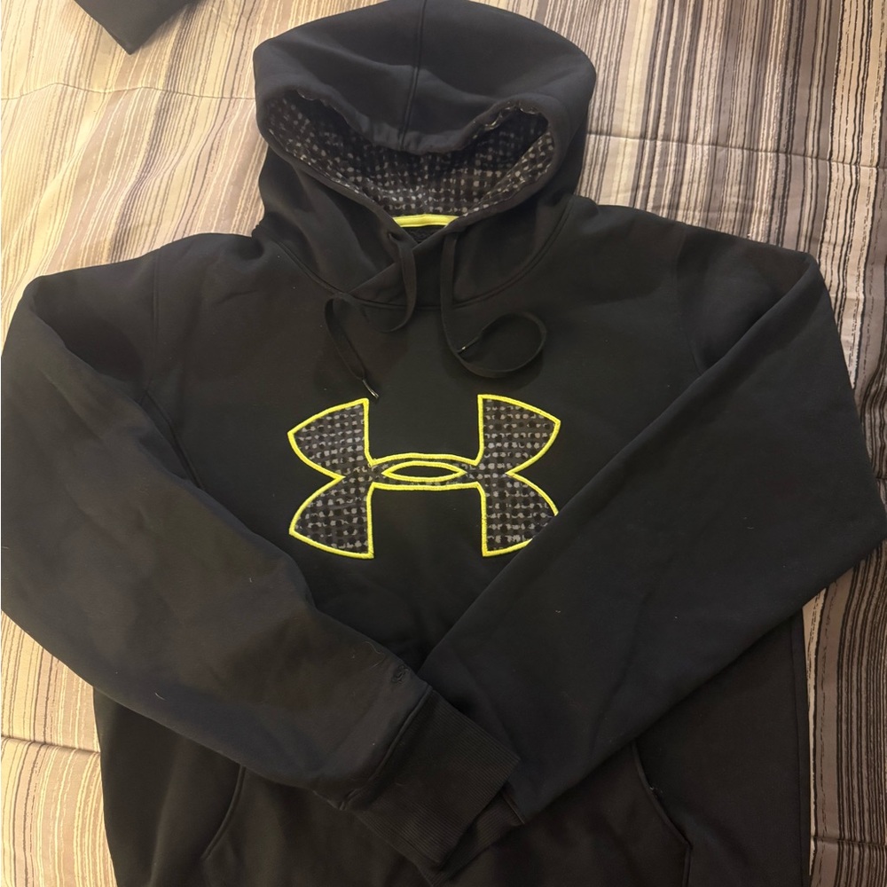Under Armour Coldgear Women’s Black Hoodie size Medium
